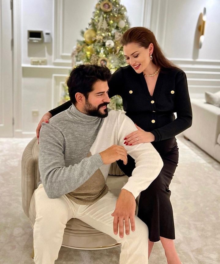 Fahriye Evcen Ile Burak Z Ivit E B Yle Girdi Magazin