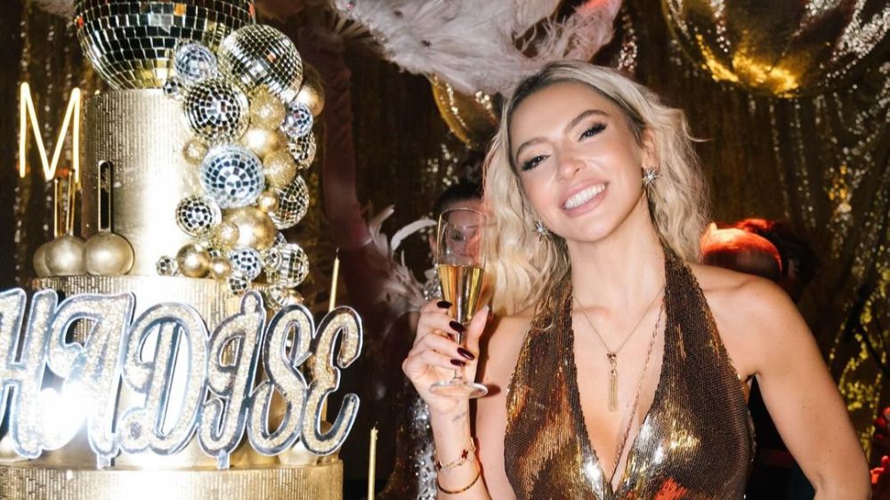 Hadise'den doğum günü partisi paylaşımı