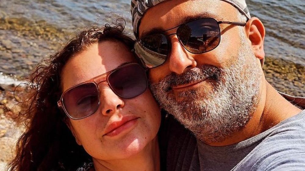 19 gün önce boşanan Onur Atilla şarkıcı Nez'le aşkını ilan etti