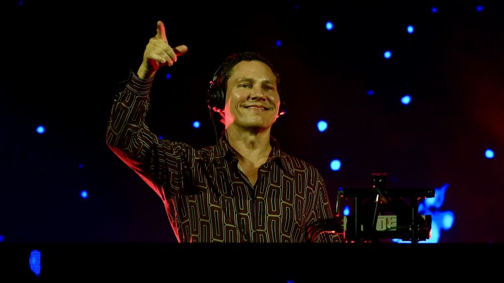 Tiesto, İstanbul’da on binlerle buluştu   