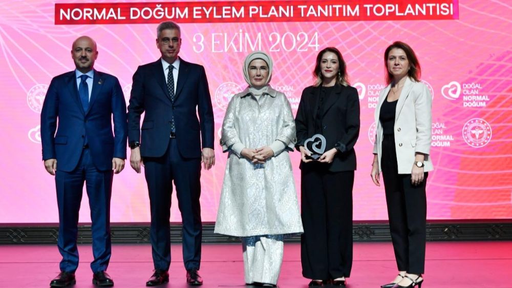 Emine Erdoğan'dan anne adaylarına "normal doğum" çağrısı