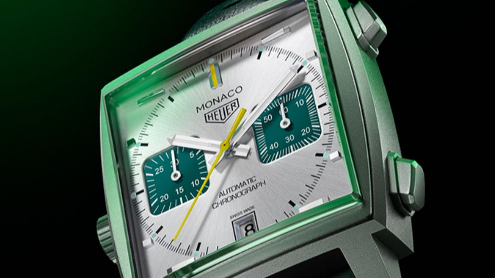 Tag Heuer yeni yarış dönemine Tag Heuer Monaco Chronograph Racing Green ile giriyor