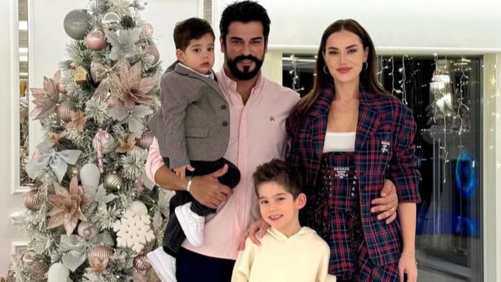 Fahriye Evcen ile Burak Özçivit'ten aile fotoğrafı...