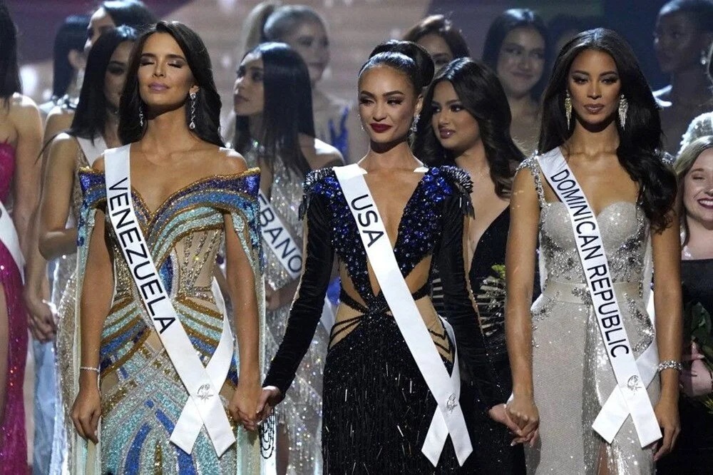 Aleyna Şirin Miss Universe&#039;de Boy Gösterdi